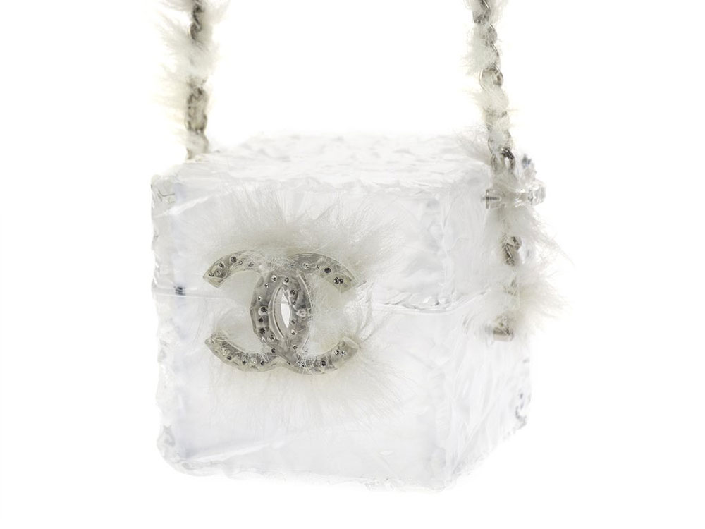 Chanel Clear Acrylic CC Clutch Bag With Silver Hardware Very Good Lot  #58266 Heritage Auctions 