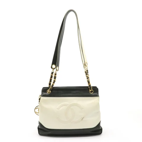 White Leather Chanel Shoulder Bag