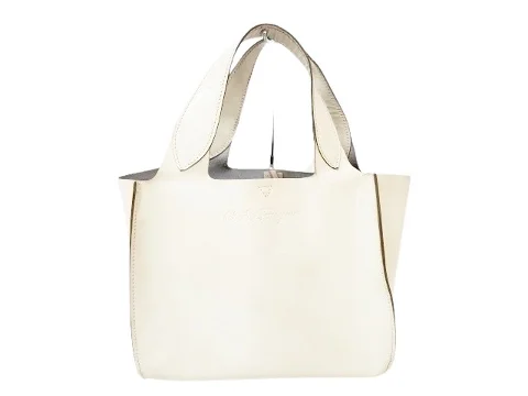 White Leather Salvatore Ferragamo Shoulder Bag