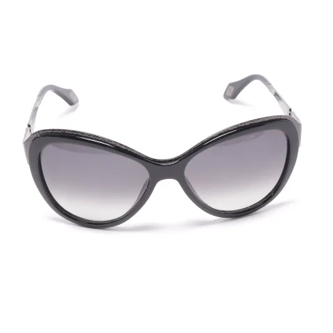 Black Plastic Carolina Herrera Sunglasses