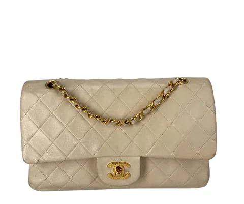 chanel classic flap caviar