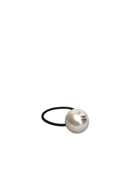 White Pearl Chanel Hair Accessory