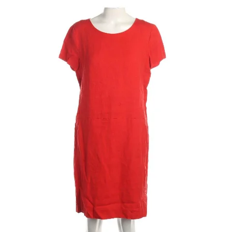 Red Fabric Windsor Dress