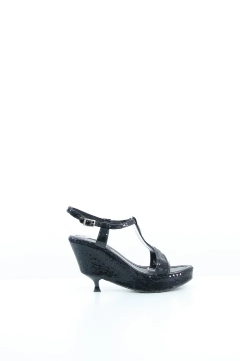 Black Leather Fendi Sandals